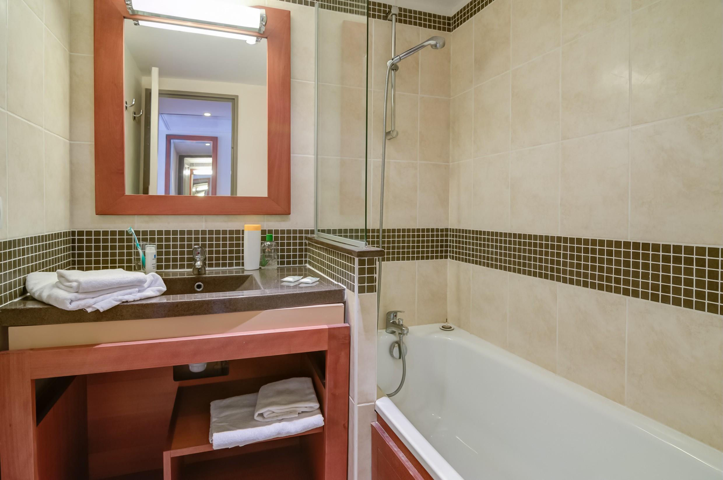 Sowell Hotels Ardeche Гропьер Экстерьер фото