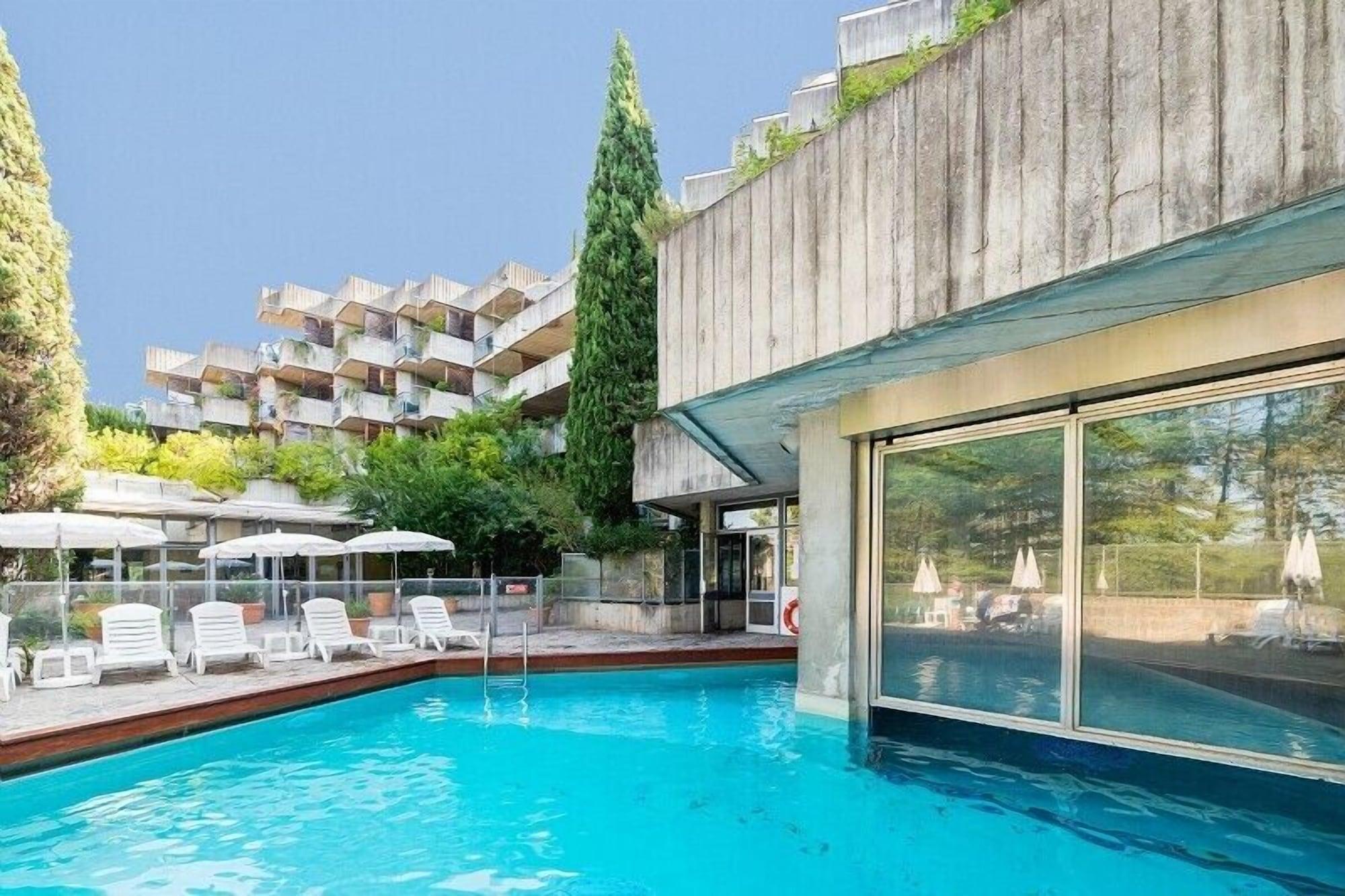 Sowell Hotels Ardeche Гропьер Экстерьер фото